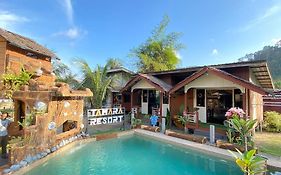 Chalet Tamu Pool View